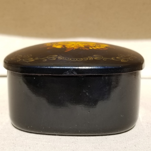 1121 Preowned Rare Handpainted Russian Jewelry Box - Picture 3 of 9